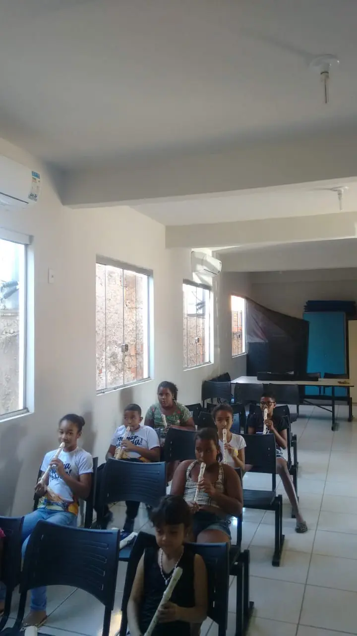 Turma de música durante uma aula